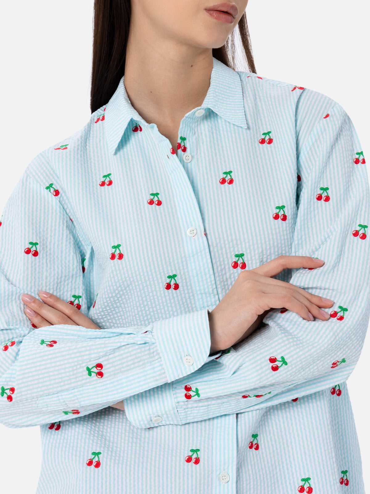 Camicia donna over Brigitte in cotone seersucker con patch ciliegie