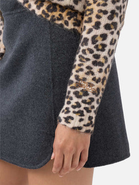 Elara V-neck sweater in camel mohair blend with leopard print