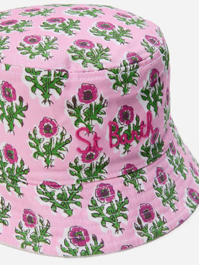 Reversible bucket hat in boho floral print and white terry cloth