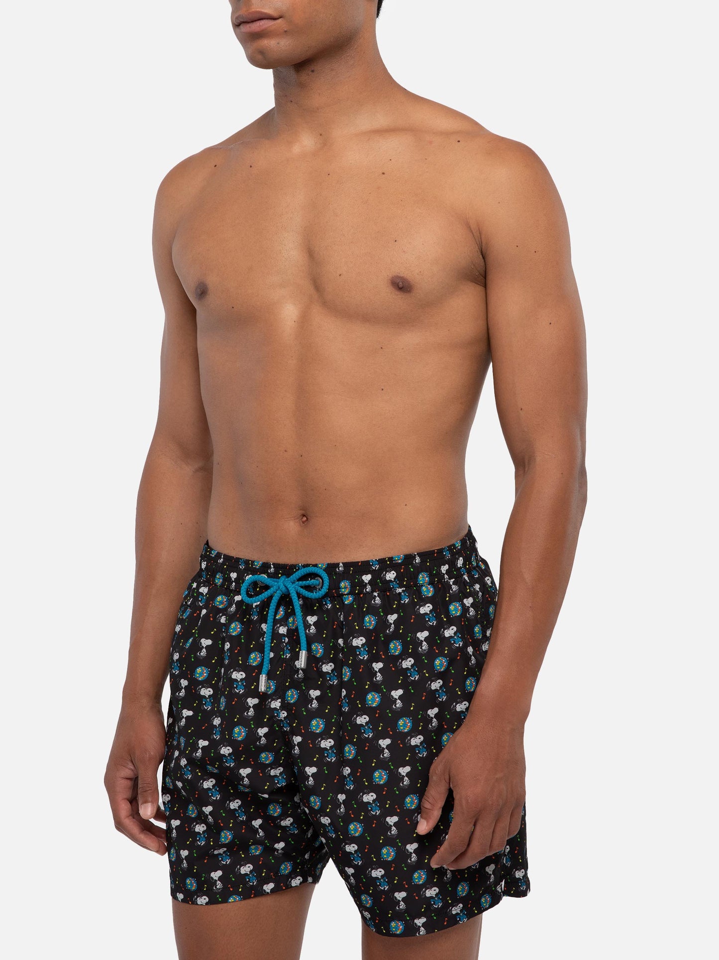 Man light fabric swim shorts with Snoopy print| Peanuts® Special Edition