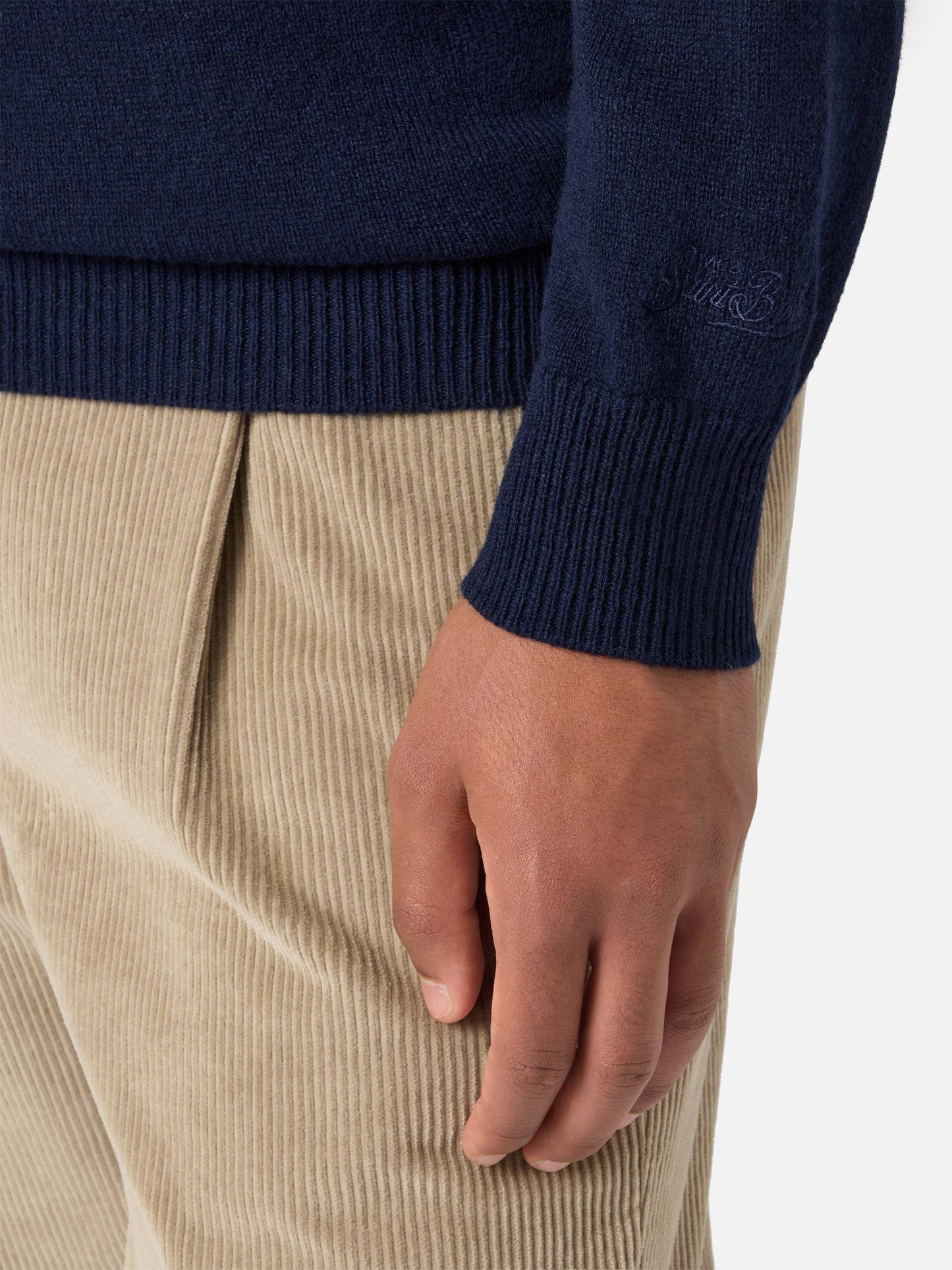 Regent 100% lambswool sweater in night blue
