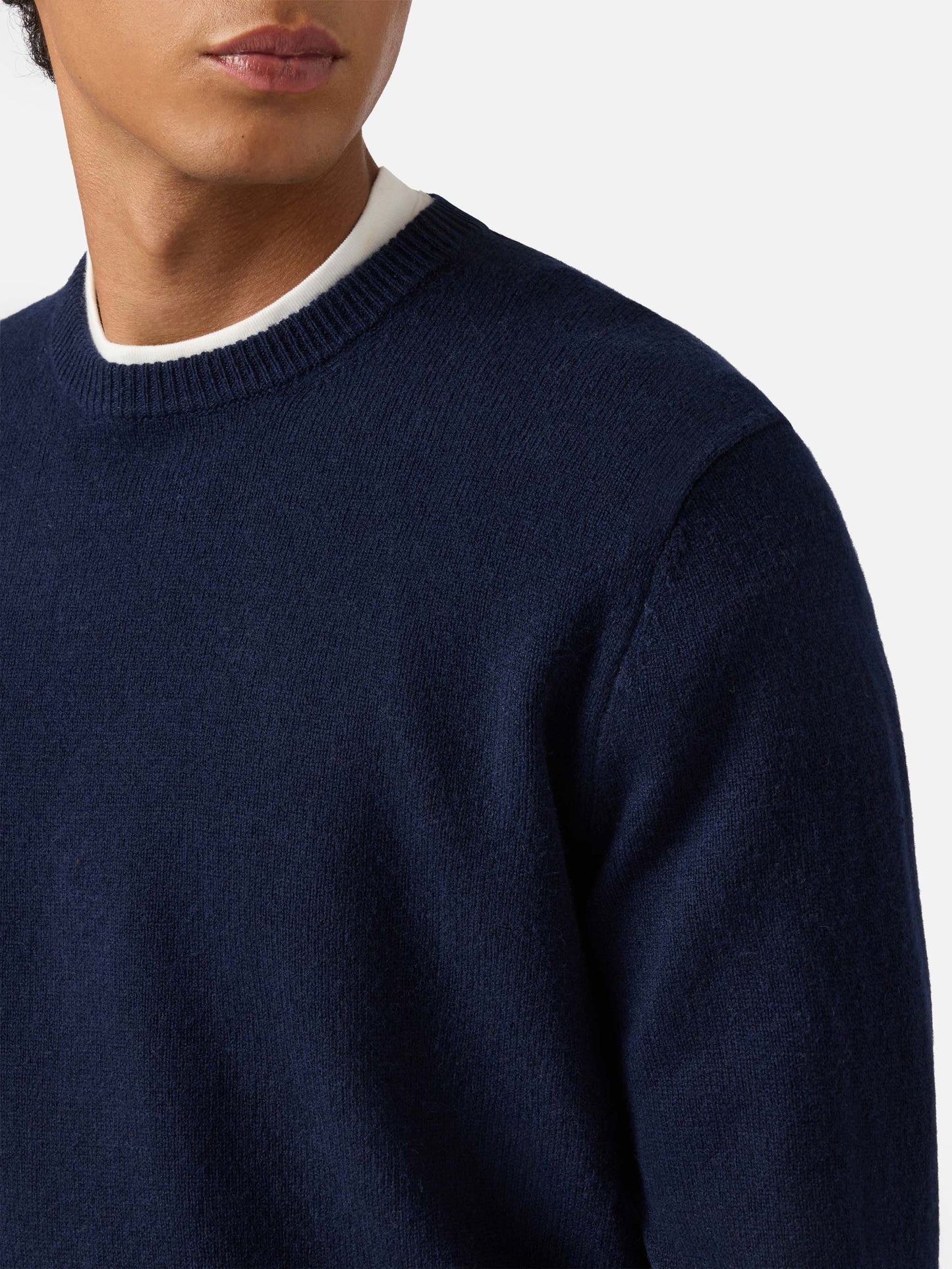 Regent 100% lambswool sweater in night blue