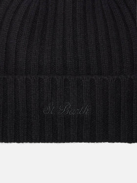 Wengen beanie in cashmere in black with St. Barth embroidery on the turn-up