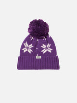 Woman purple beanie with norwegian pattern