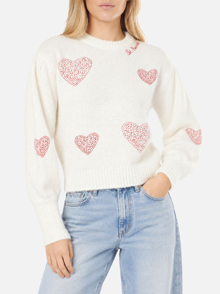 Pull en maille grattée blanc Soft avec cœurs en strass rouges 