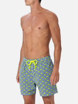 Man Comfort Light swim shorts with sharks print