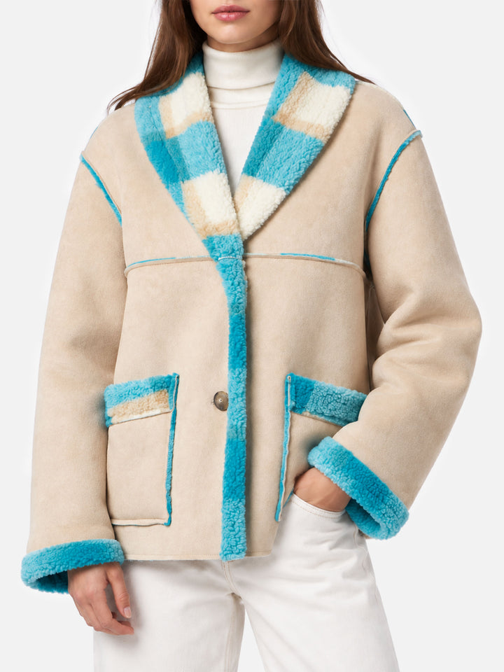 Chaqueta reversible Dorys con efecto shearling y estampado tartán 