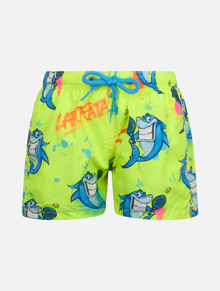 Badeshorts für Jungen aus leichtem Stoff von Jean Lighting mit Krypto-Hai-Print | CRYPTOPUPPET-SONDERAUSGABE