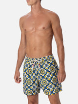 Man lightweight fabric swim-shorts Lighting 70 with majolica print