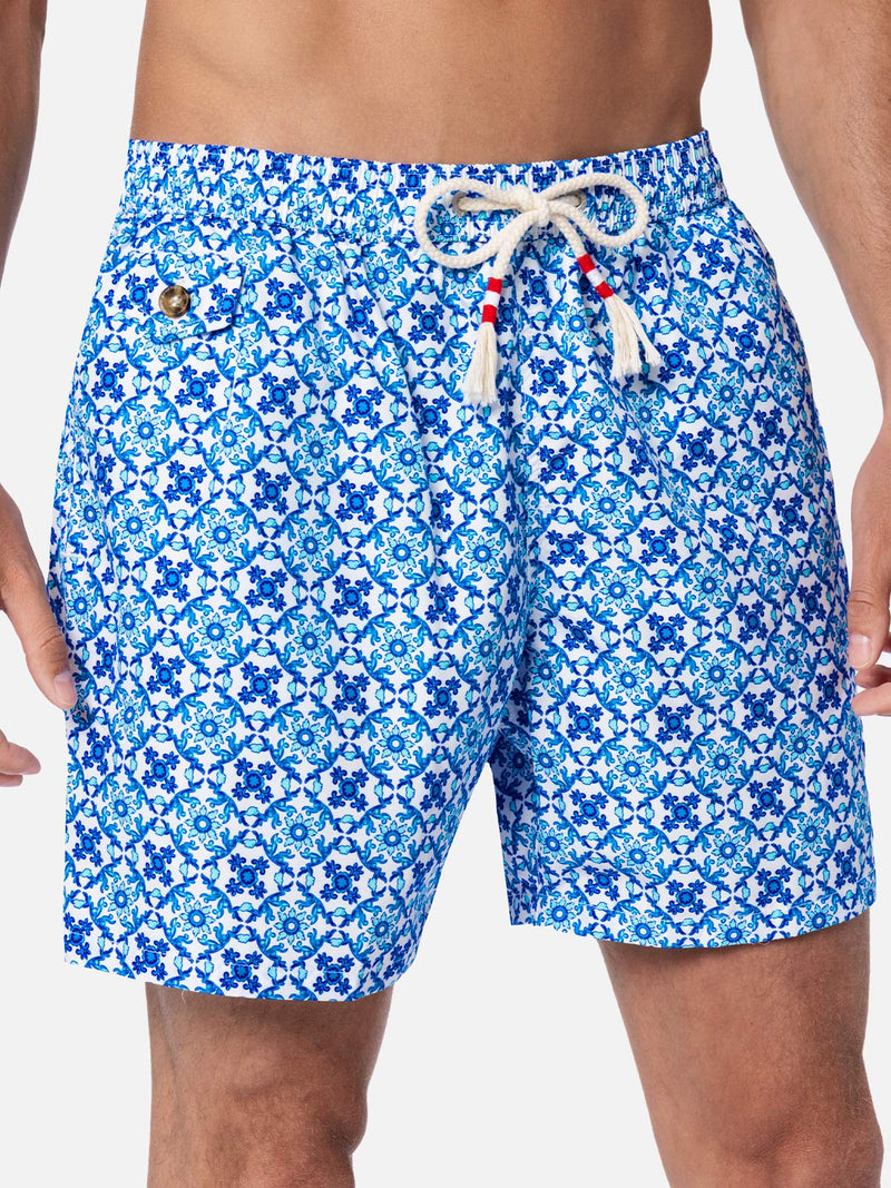 Man lightweight fabric swim-shorts Lighting 70 with majolica print