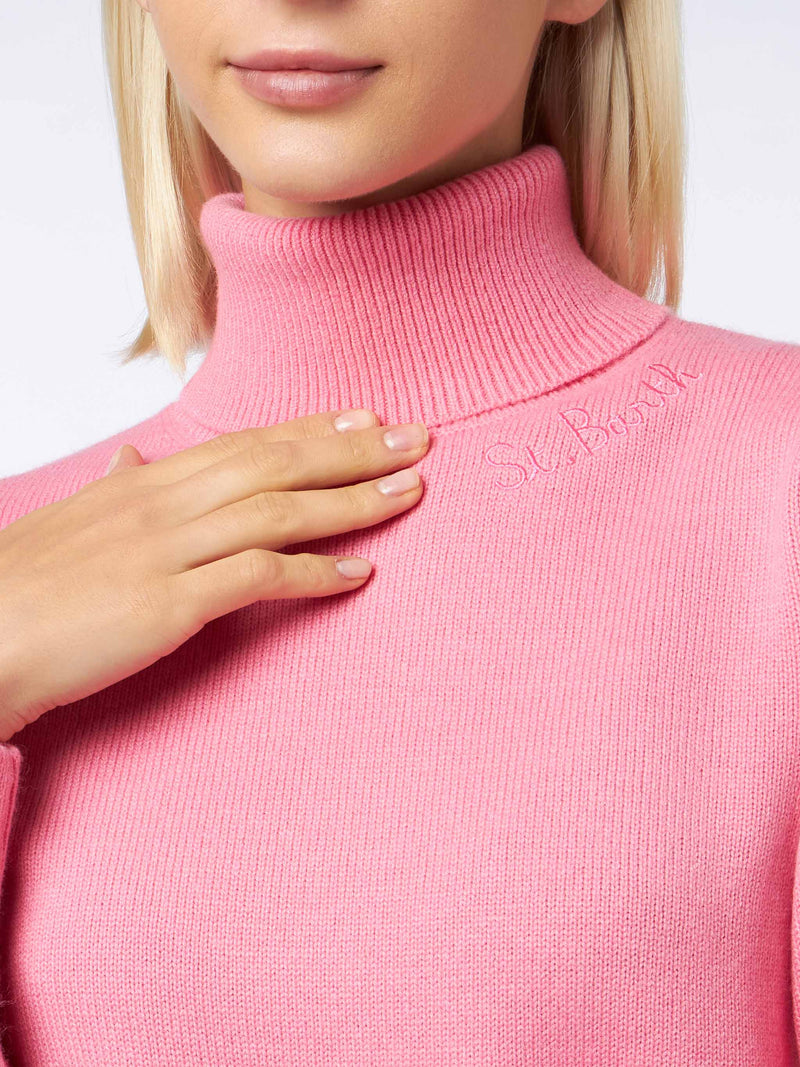 Maglia da donna dolcevita rosa lavorato a maglia 