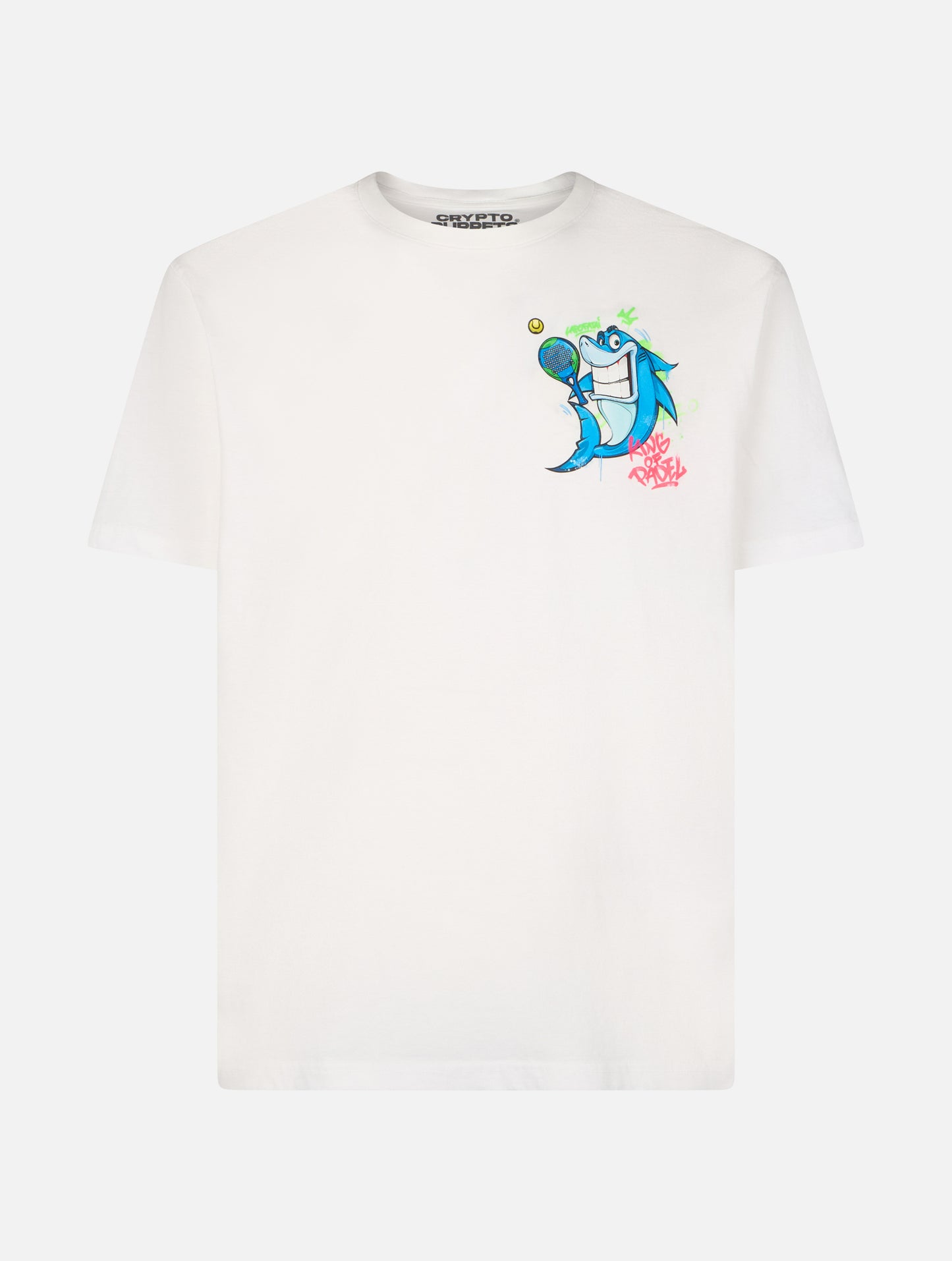 Herren-Baumwoll-T-Shirt mit platziertem Aufdruck „Crypto Marionetten Shark Padel“ auf Vorder- und Rückseite | CRYPTO PUPPETS SONDERAUSGABE