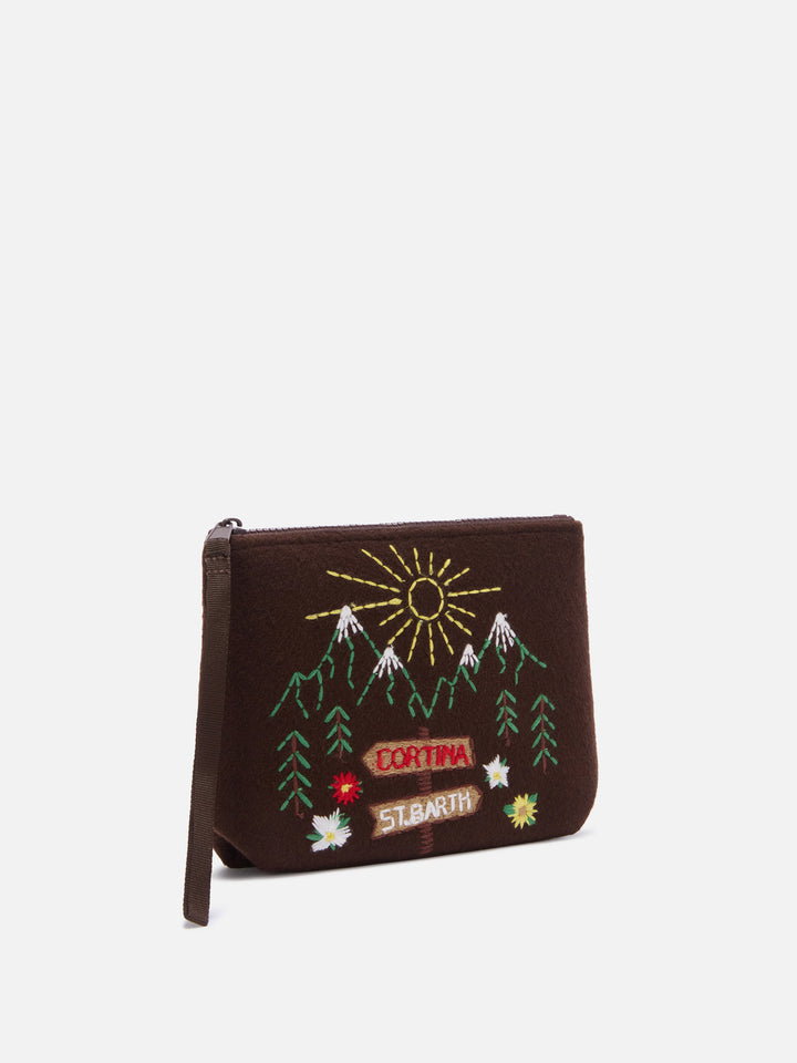 Sombrero Aline de fieltro marrón pochette con paisaje de montaña bordado 