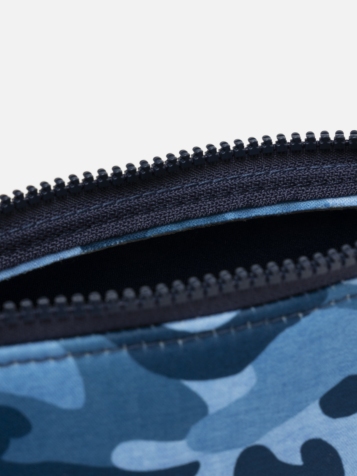 Denim-ähnliche Scuba-Pochette Aline