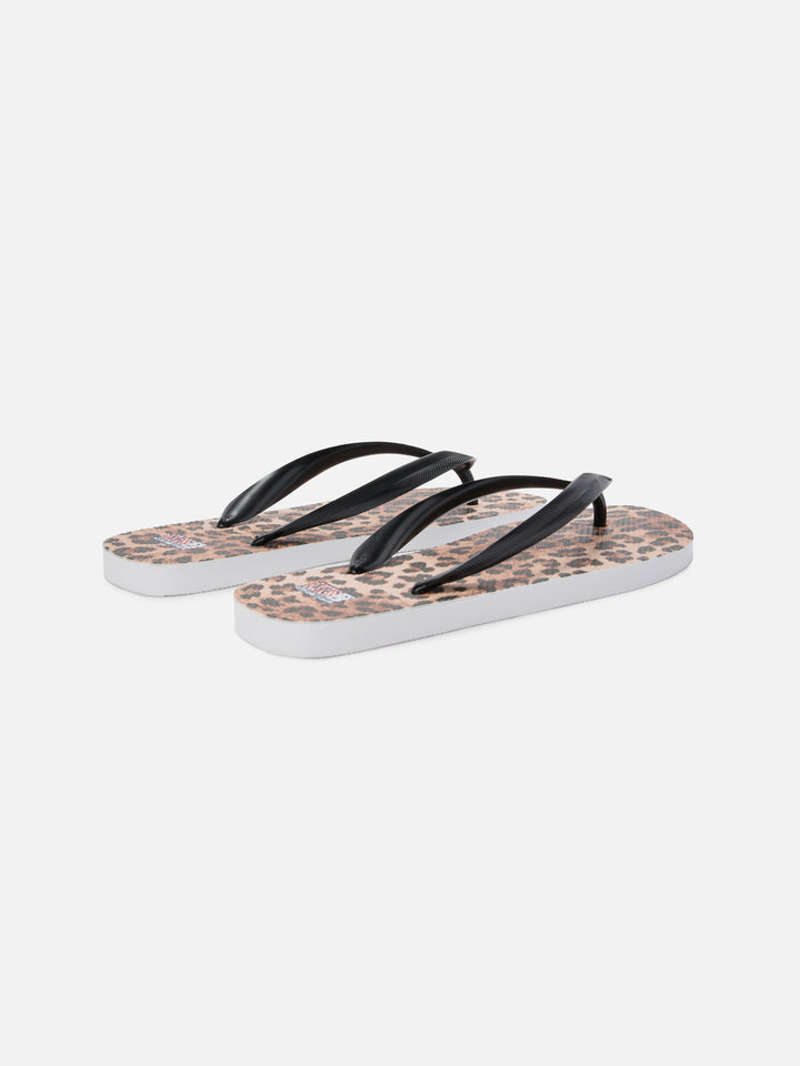 Alma rubber slip-on flip flops with leopard print