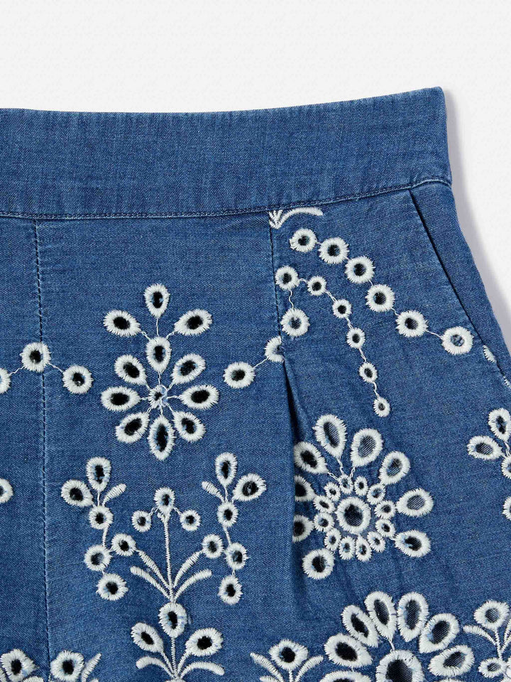 Short Amani Jr in chambray effetto denim con ricamo sangallo