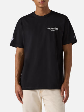 Arnott cotton T-shirt in black with Nephenta print | NEPHENTA SPECIAL EDITION