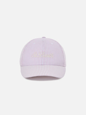 Baseball cap with visor in cotton seersucker with pink and white stripes