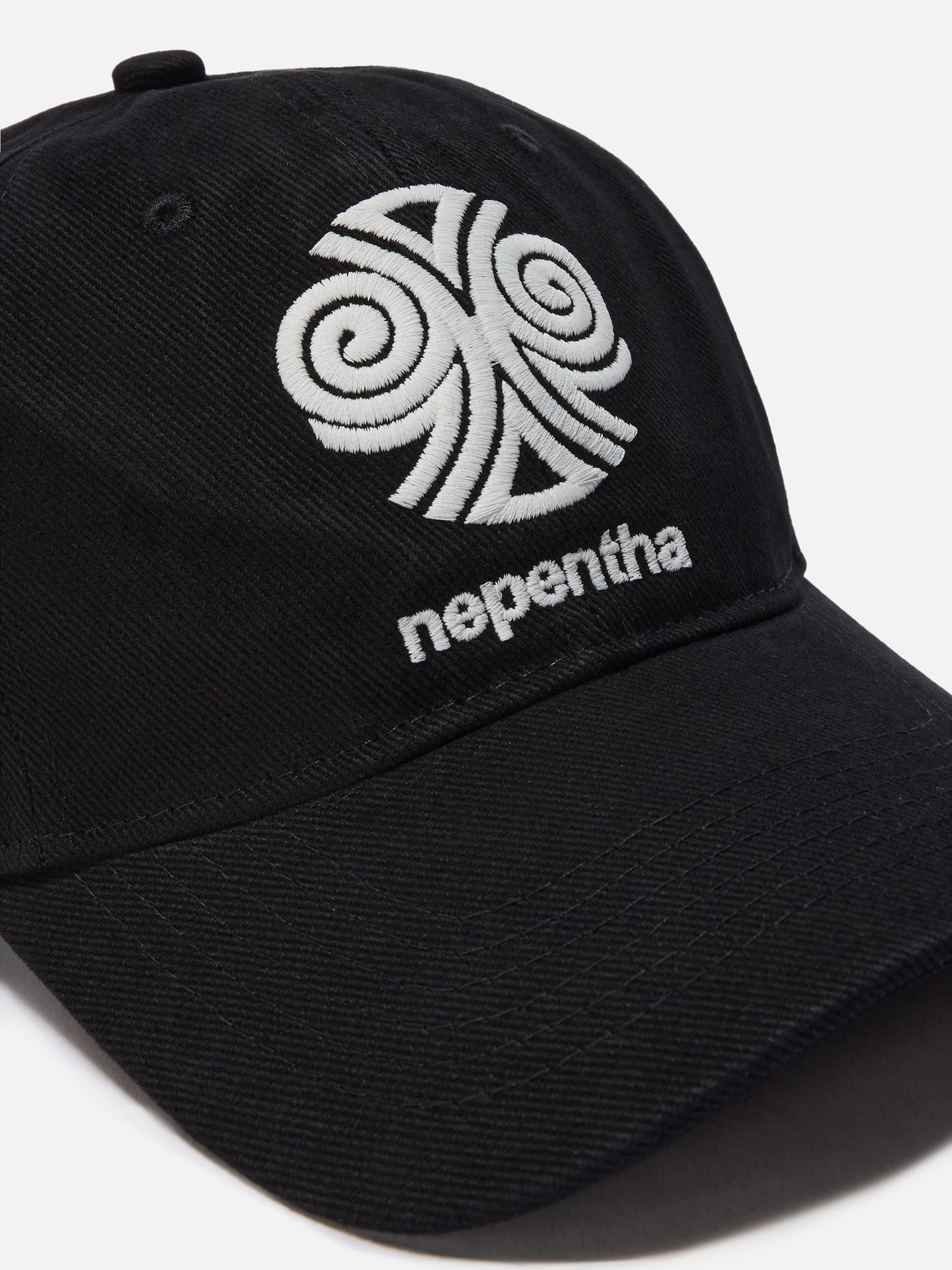 Cappello con visiera Baseball in cotone con ricamo Nepentha | NEPENTHA SPECIAL EDITION
