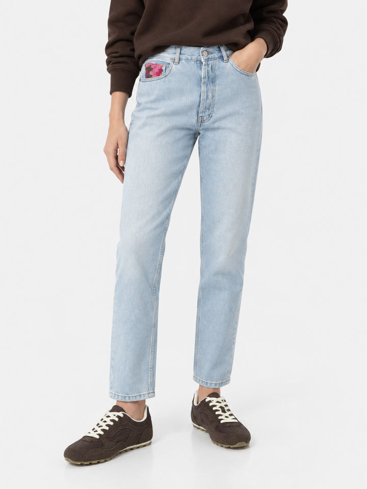 Jeans Belleville en denim azul claro con bolsillos de crochet 