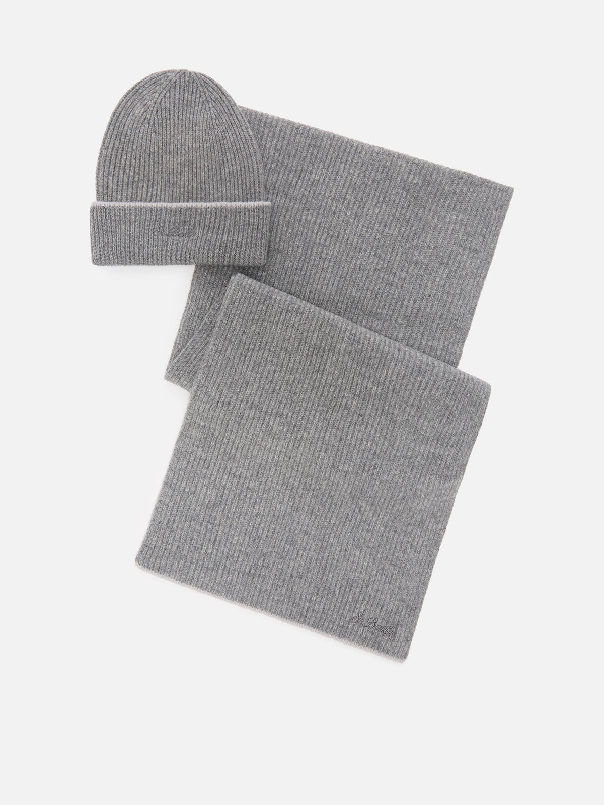 Grey wool beanie and scarf set