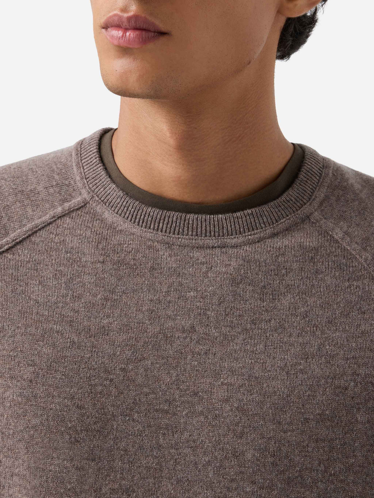 Maglia girocollo Bricklane beige in misto lana merino e cashmere
