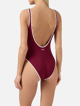 Cassandra String one-piece swimsuit in burgundy with contrast details