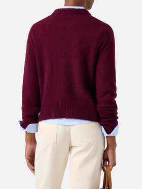 Pull col rond Lucille couleur aubergine en doux mélange de laine d’alpaga avec broderie logo 