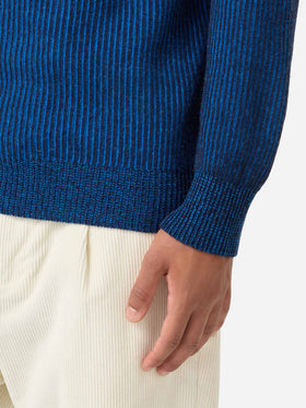 Maglione da uomo mezzo collo a costine blu