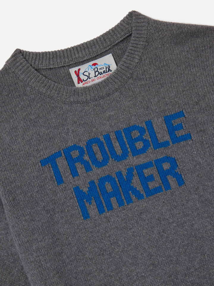 Pull en maille à col rond Douglas gris avec inscription Trouble Maker 