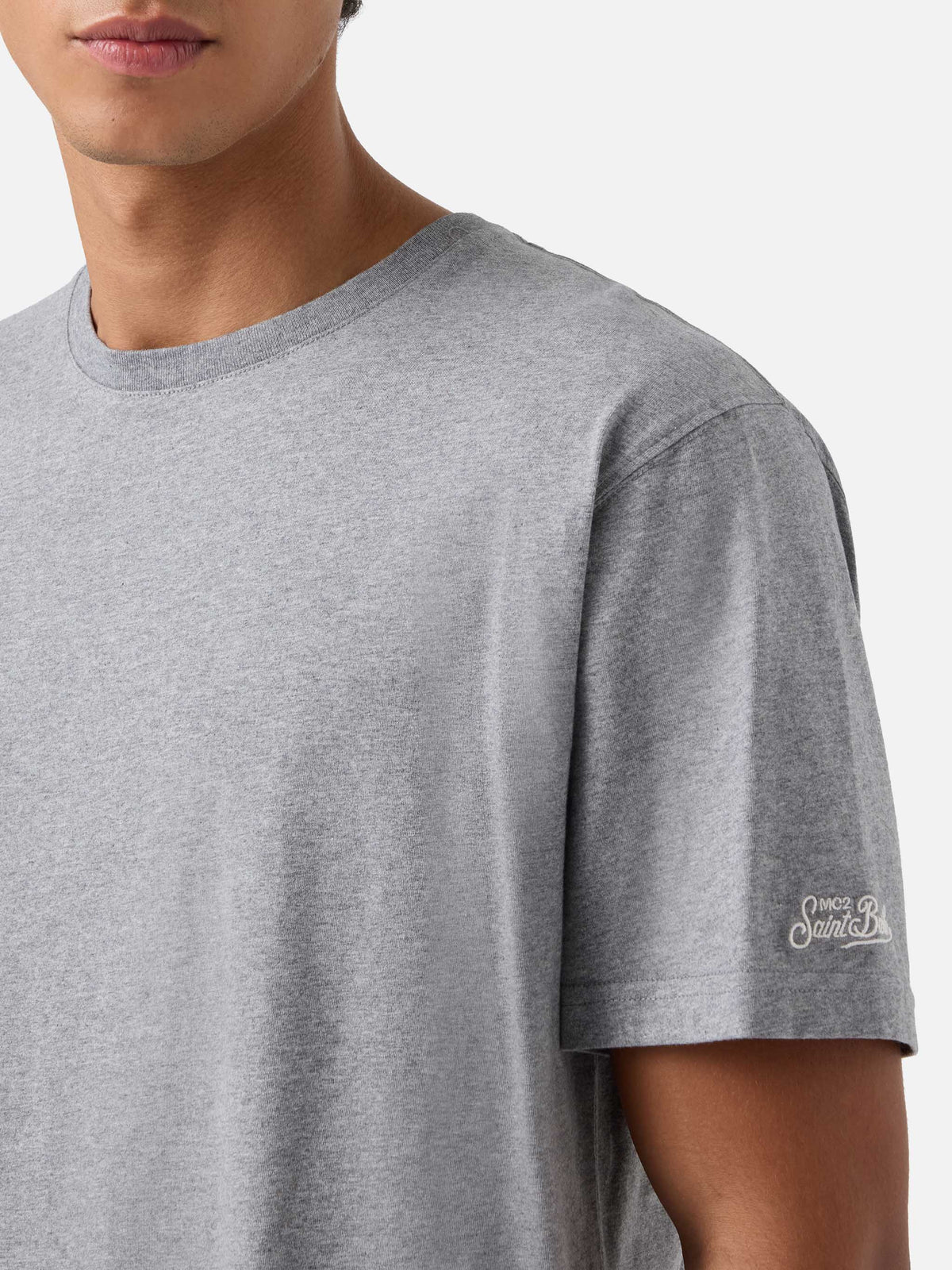 Chaque t-shirt en coton gris 