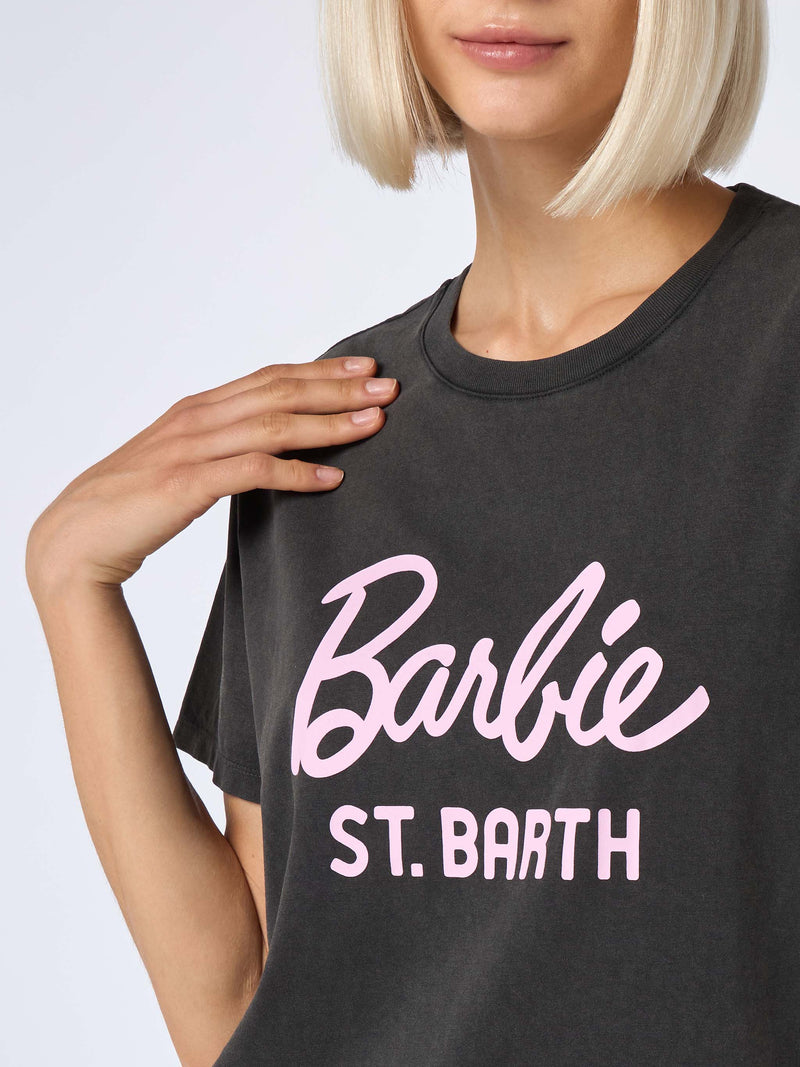 Damen-T-Shirt Emilie aus Baumwolljersey mit Rundhalsausschnitt und Barbie St. Barth-Aufdruck | BARBIE SPECIAL EDITION