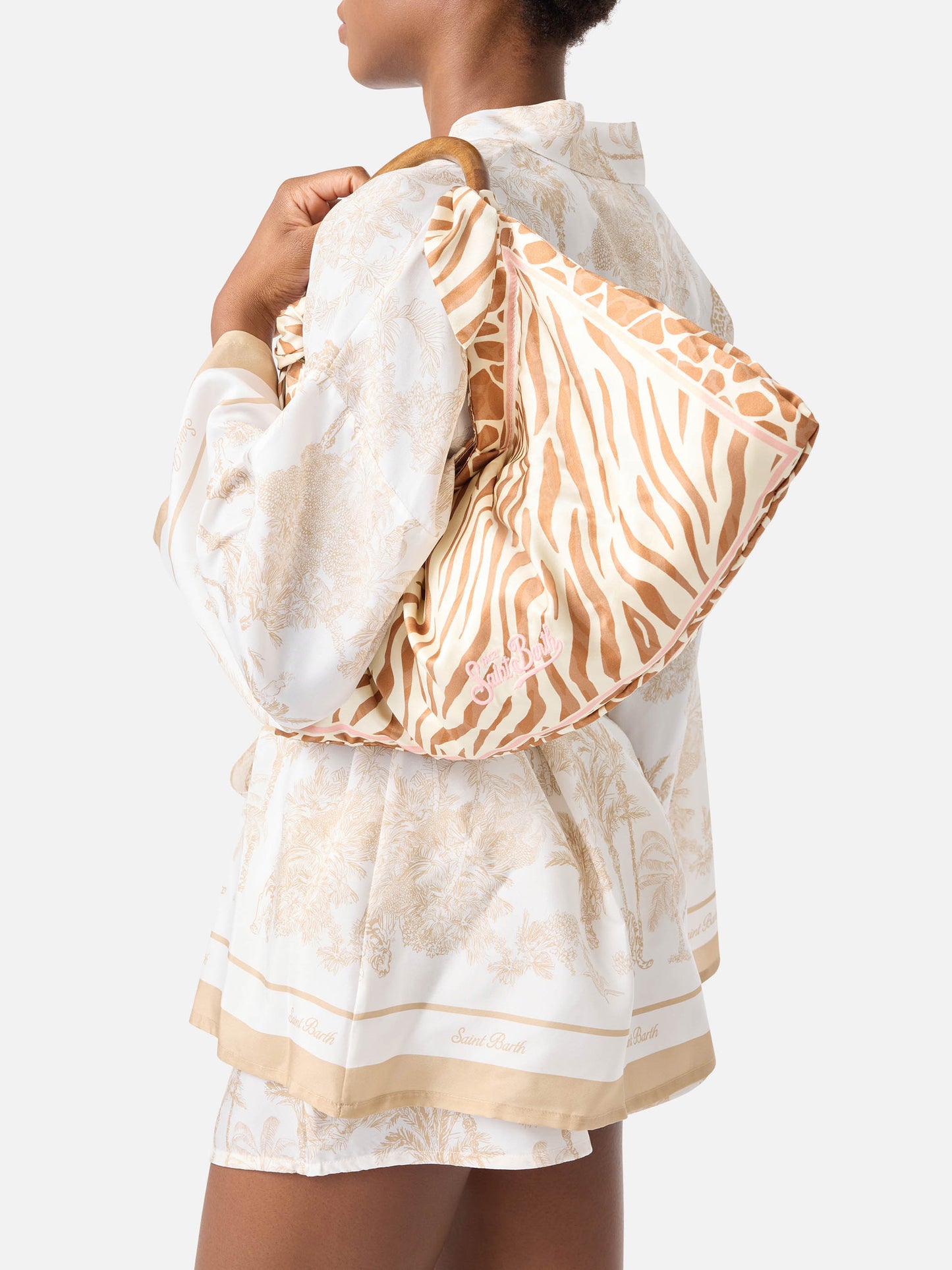 Seidentasche als Foulard mit Holzgriff und Animal-Print 