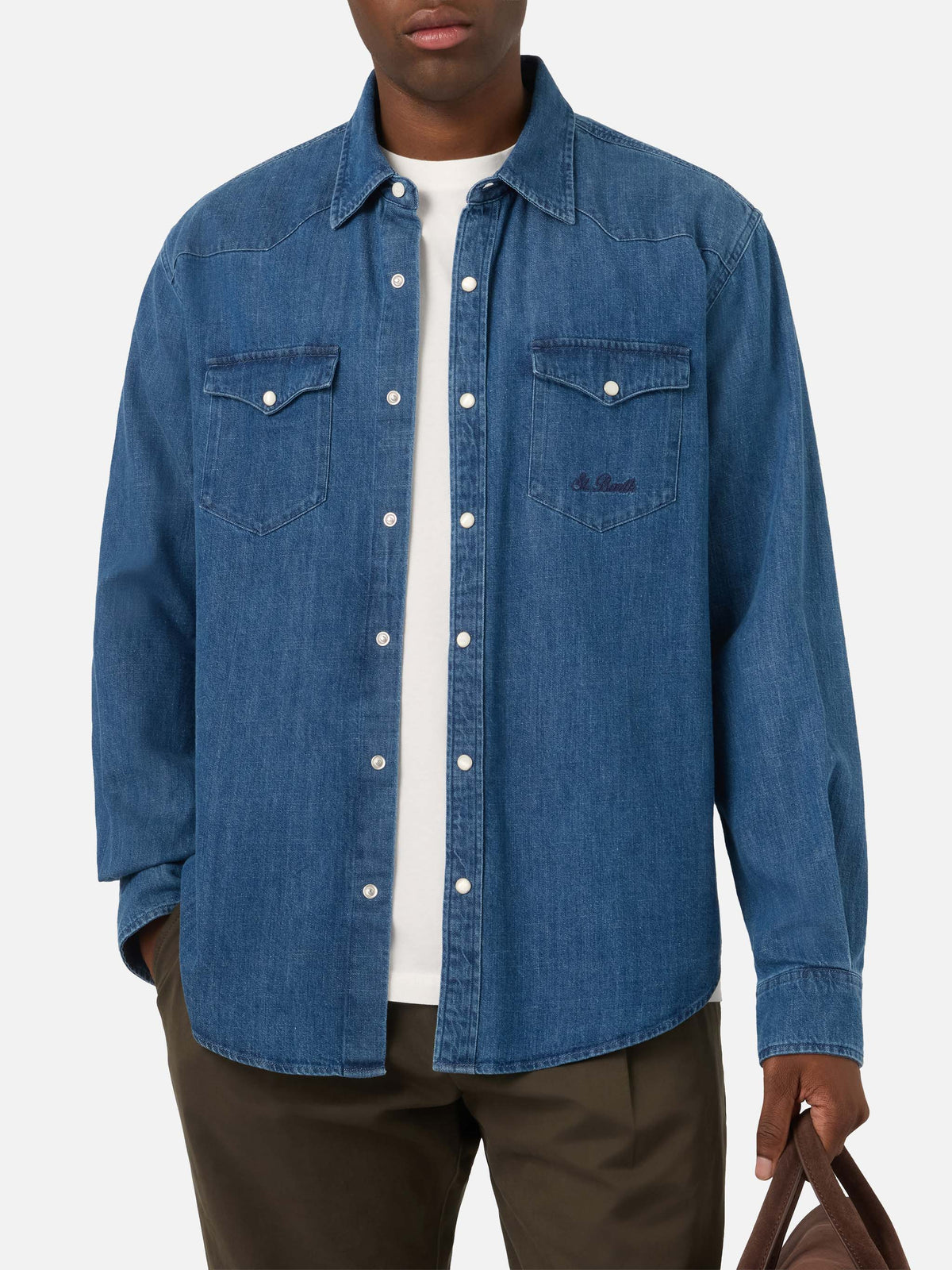 Camisa vaquera ligera blue Greg con acabado stone wash 