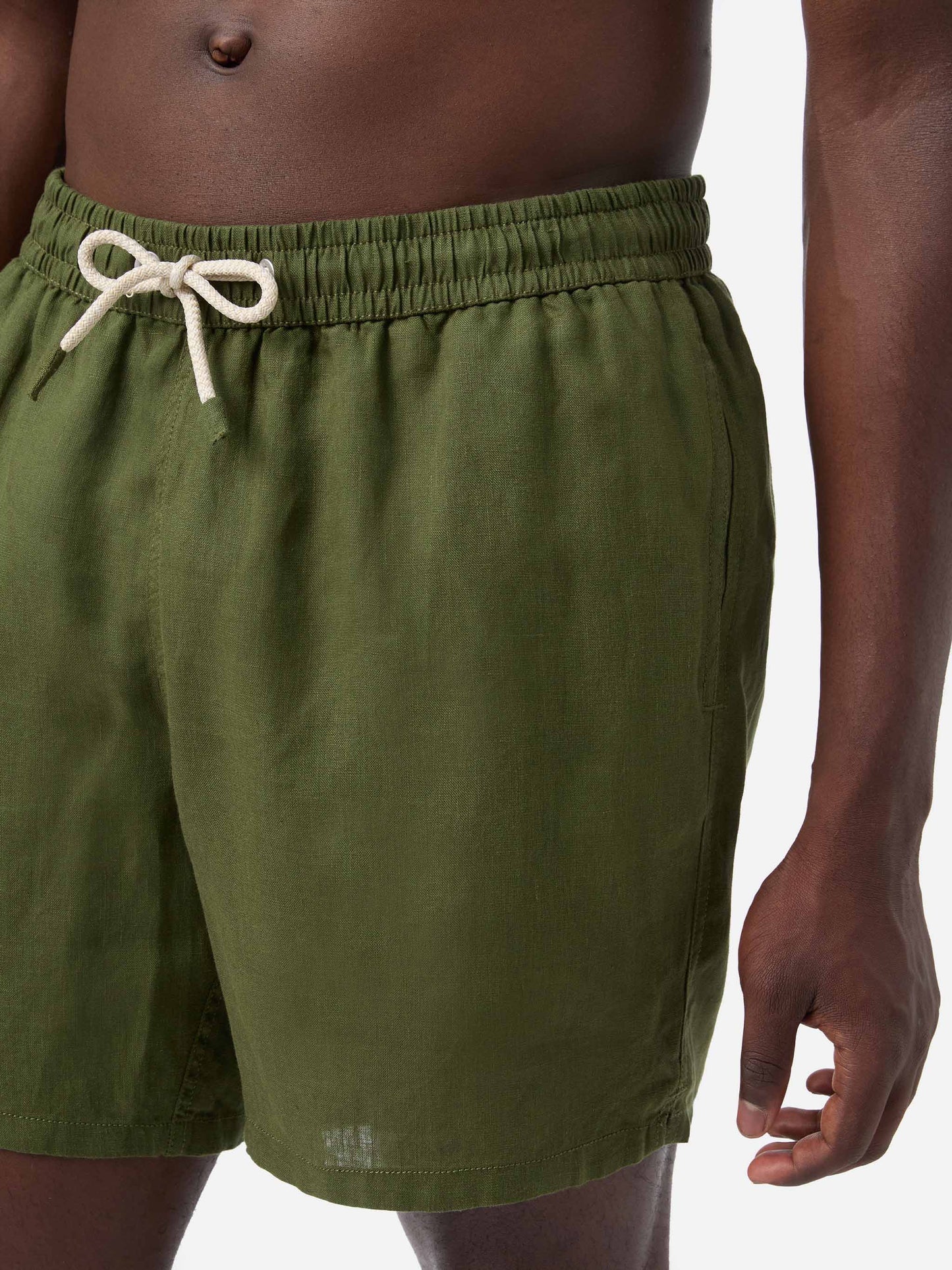 Mittellange militärgrüne Leinen-Badeshorts Gustavia