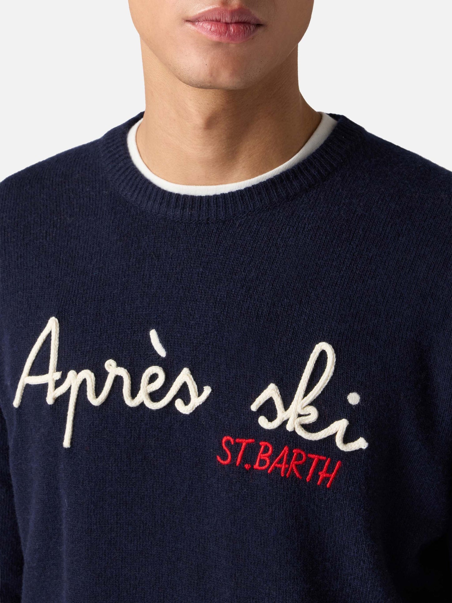 Navy blue crewneck Heron with Apres ski embroidery