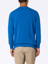 Herren-Skipullover Heron in Blau mit Stickerei „Ho sempre sbagliato tutto“.