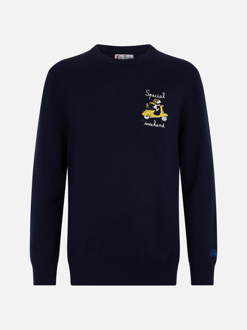 Blauer Herrenpullover Heron mit Snoopy-Stickerei fürs Wochenende | SNOOPY PEANUTS SPECIAL EDITION