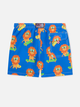 Bañador corto de largo medio para niño en jean con estampado de leo skater 