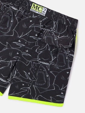 Bañador tipo shorts para niño con estampado de tiburones 
