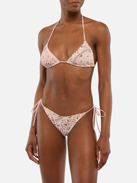 Klassische Badehose „Marielle“ in Rosa mit Bandana-Print – Crinkle-Triangel-Top „Leah“ in Rosa