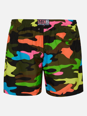Herren-Badeshorts aus leichtem Stoff mit Fluo-Camouflage-Print