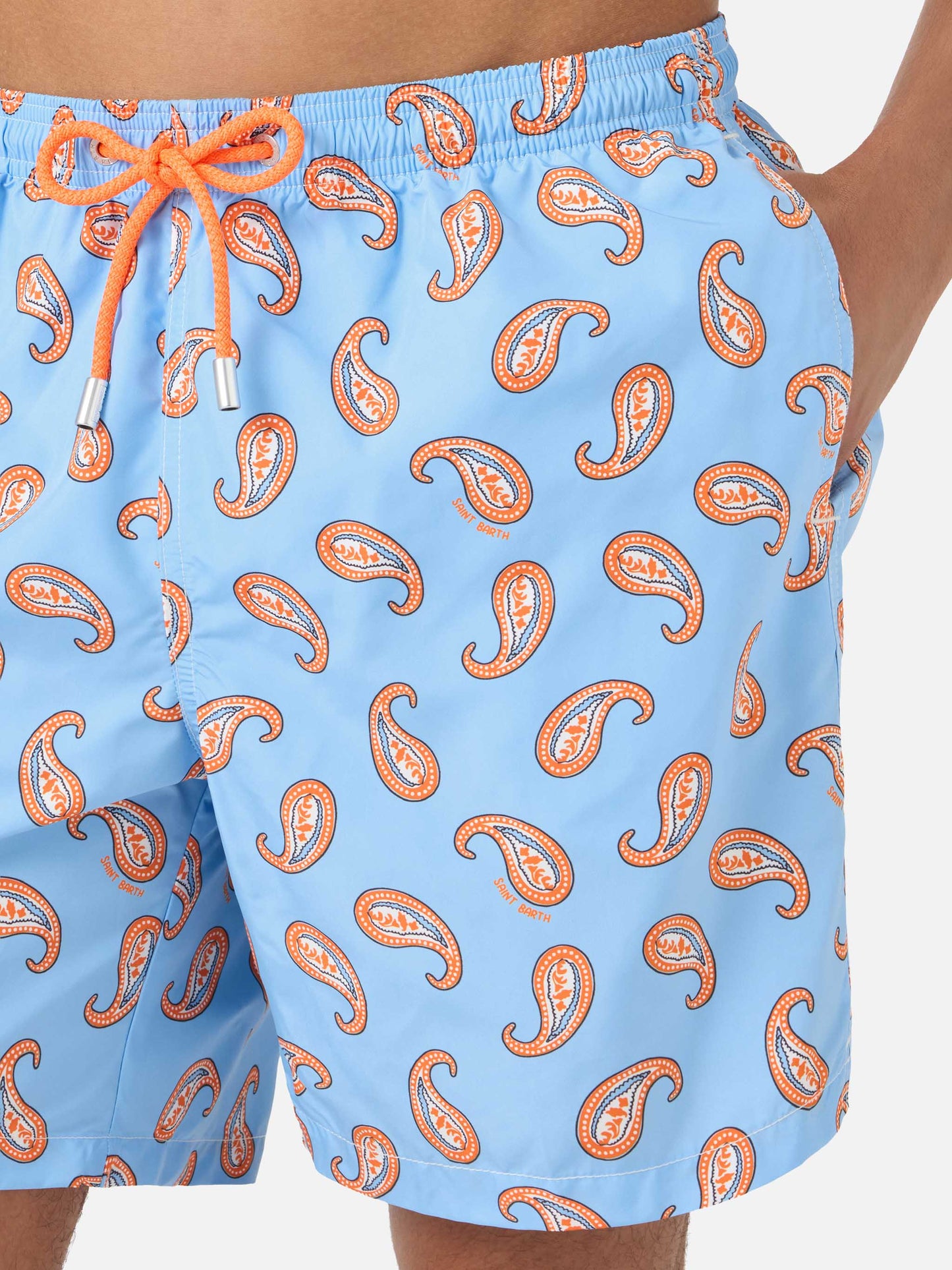 Leuchtende Badeshorts mit Paisley-Print 