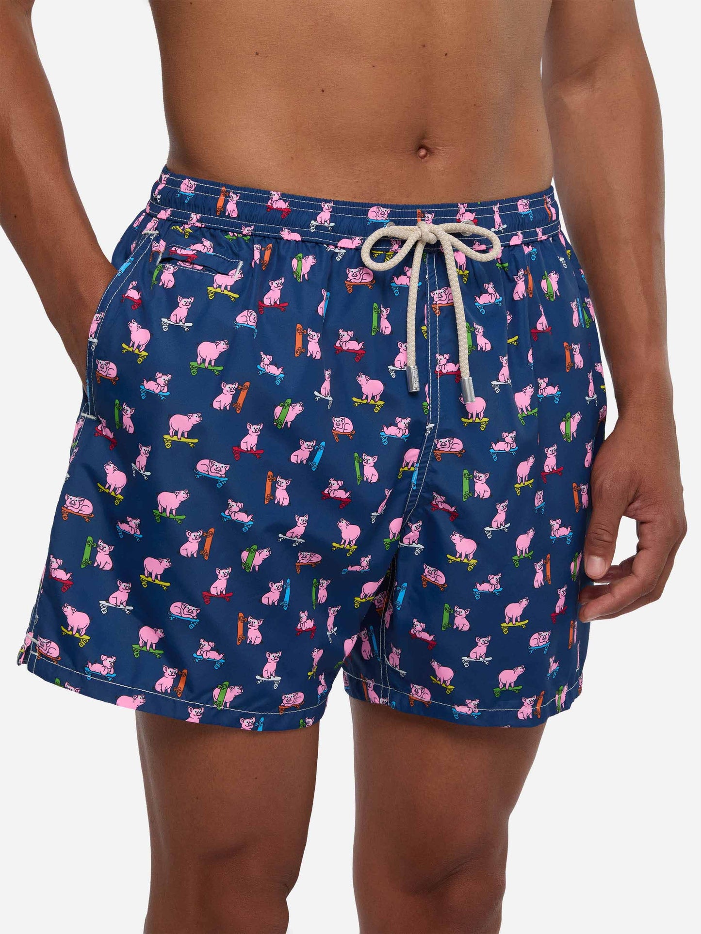Herren-Badeshorts aus leichtem Stoff mit Skaterschwein-Aufdruck
