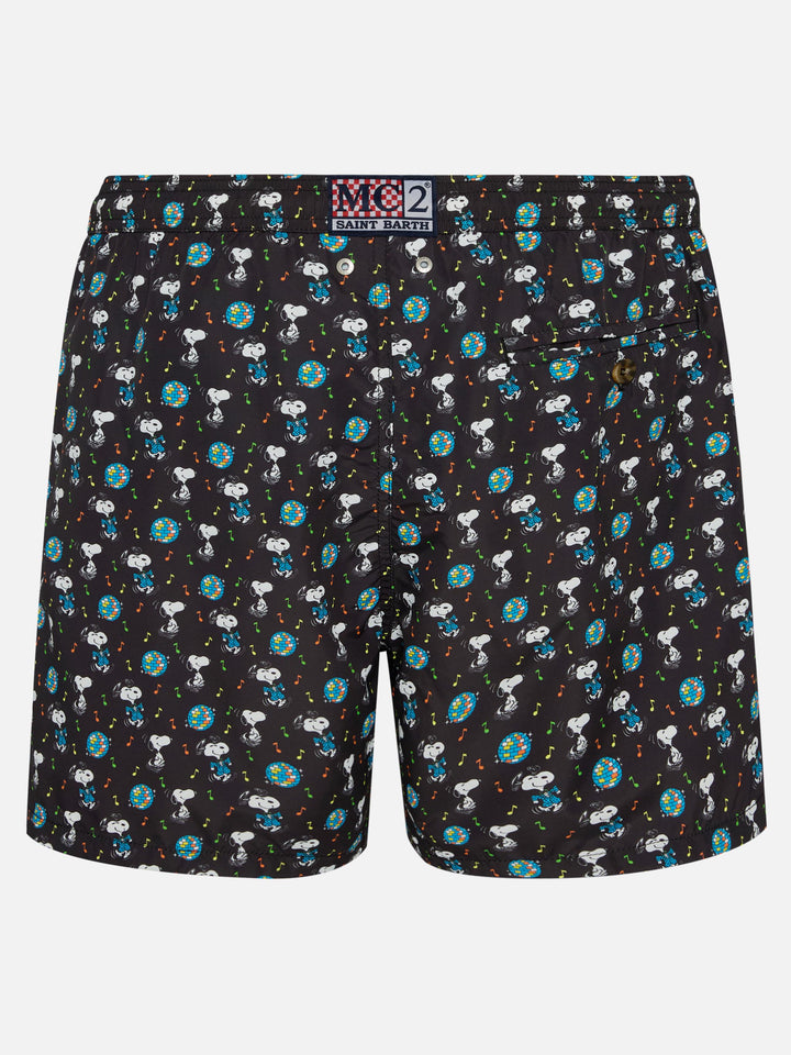 Man light fabric swim shorts with Snoopy print| Peanuts® Special Edition