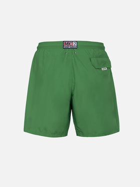 Grasgrüne Badeshorts für Herren aus leichtem Stoff Lighting Pantone | PANTONE® SPECIAL EDITION