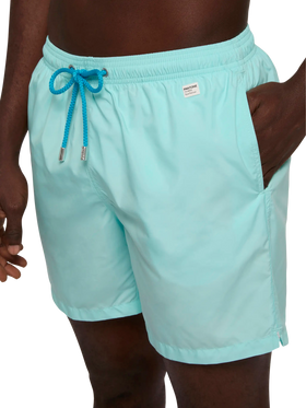 Wassergrüne Badeshorts aus leichtem Stoff Lighting Pantone | PANTONE® SPECIAL EDITION