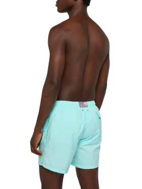 Wassergrüne Badeshorts aus leichtem Stoff Lighting Pantone | PANTONE® SPECIAL EDITION
