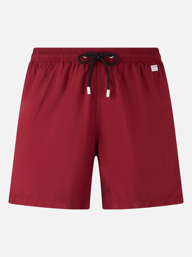 Burgunderfarbene Badeshorts für Herren aus leichtem Stoff Lighting Pantone | PANTONE SPECIAL EDITION