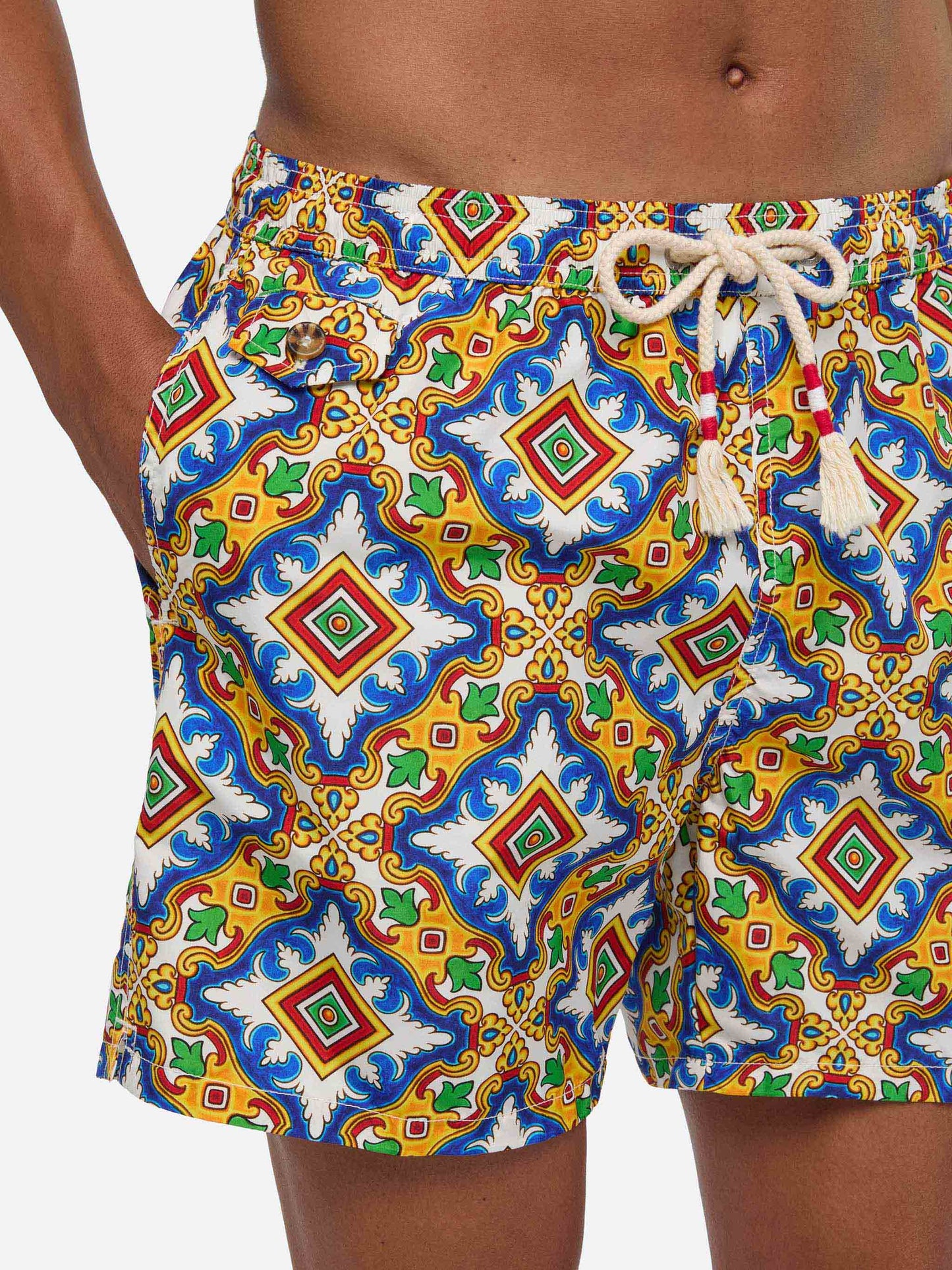 Herren-Badeshorts aus leichtem Stoff mit Majolika-Print